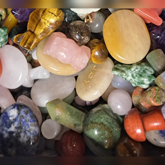 2 (Two) Mystery Mini Crystal Carving - Picture 7 of 11